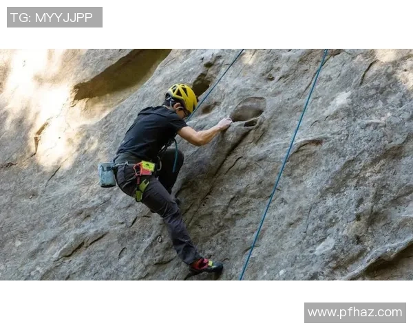刘芳的攀岩之路:从初学者到顶尖选手的心路历程与挑战 刘芳的攀岩之路:从初学者到顶尖选手的心路历程与挑战